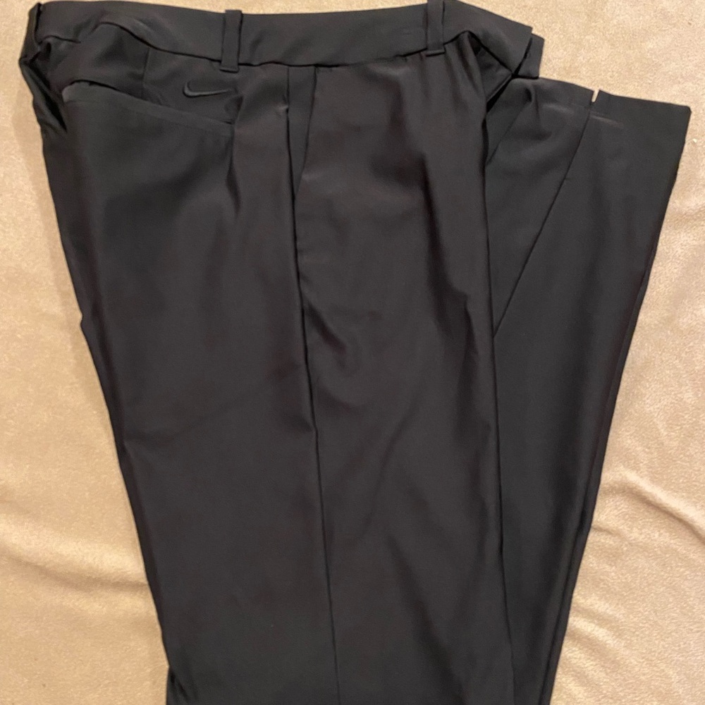 Nike Dri-fit Women’s Golf Pants, Black, Size 4.  No tags but new.